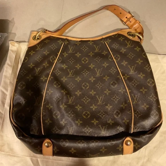 Louis Vuitton Monogram Galleria PM